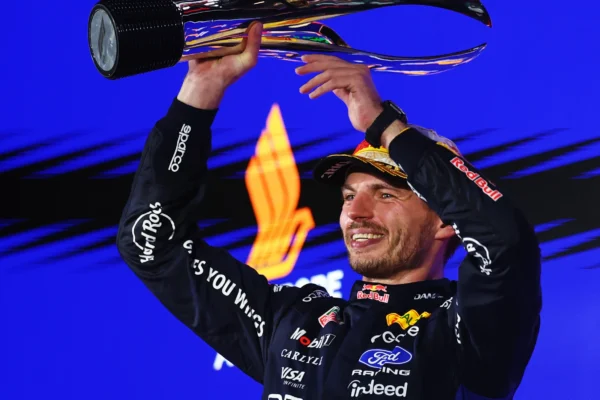 VERSTAPPEN DOMINATES SINGAPORE GRAND PRIX TO BEAT LECLERC AND ANTONELLI